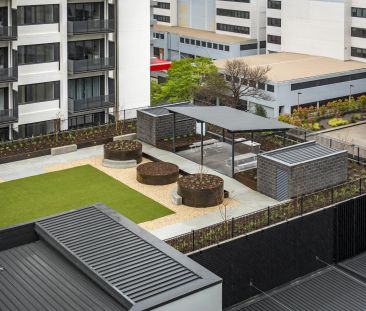 Modern 2 Bedroom Apartment - Photo 3