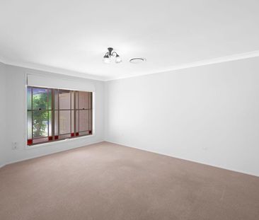 BEAUTIFUL FAMILY HOME - Photo 2