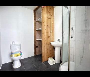 4 Bed Terraced House, Staines Road, IG1 - Photo 6