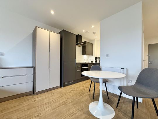 Lincoln House, Bolton - Photo 1