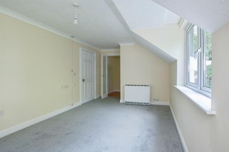 1 bedroom retirement property to rent - Photo 2