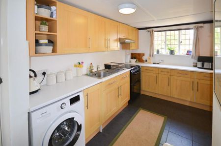 2 bedroom semi-detached house to rent - Photo 2