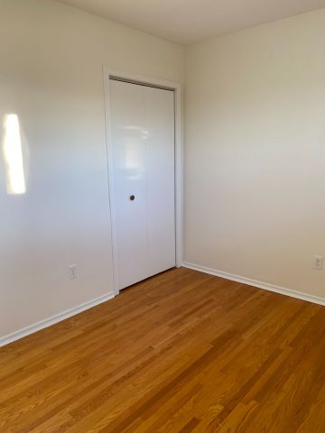 For Lease - 423 Armour Road, Peterborough, Ontario - Photo 4