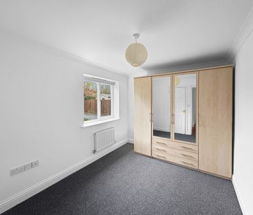 An extremely spacious and well presented 4 bedroom detached bungalo... - Photo 5