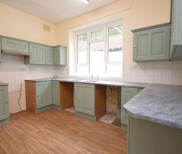 3 bedroom semi-detached house to rent - Photo 6