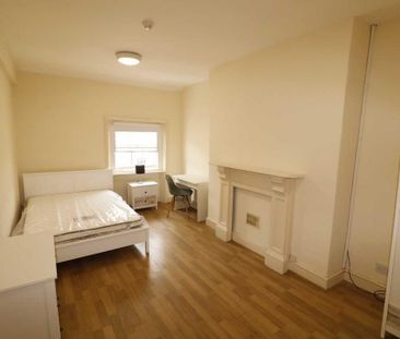 4 bedroom apartment to rent - Photo 2