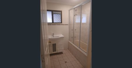 4 Bedroom Home with a Pool in Kelso - Photo 4