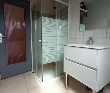 Location Appartement 2 pièces 46m² VILLENEUVE SUR YONNE 89500 - Photo 3