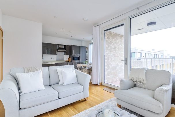 Telcon Way, London, SE10 - Photo 1