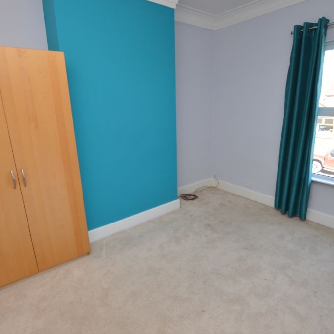 3 Bedroom Terraced House - Photo 1