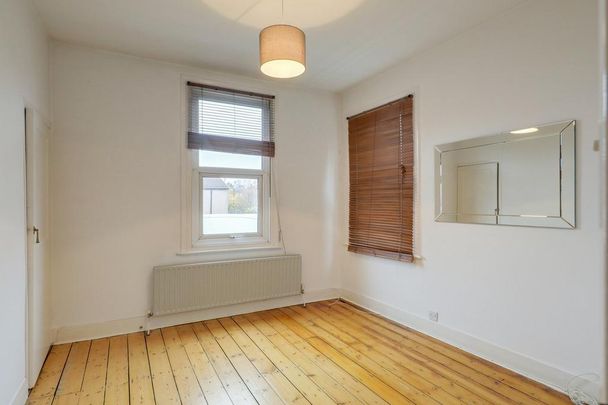 3 bedroom end of terrace house to rent - Photo 1