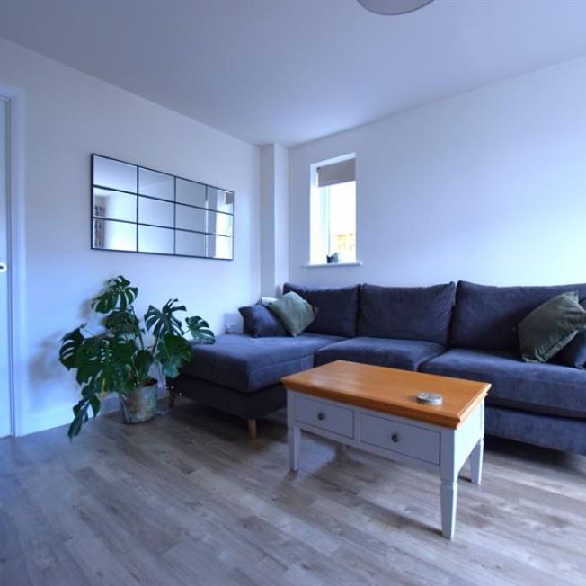 3 Bedroom Semi Detached To Let - Photo 1