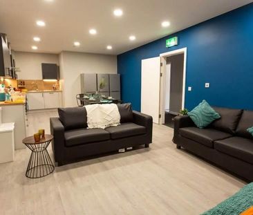 1 bedroom in a flat share to rent - Photo 1