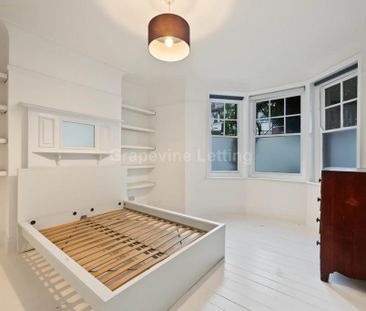 3 bedroom flat to rent - Photo 4