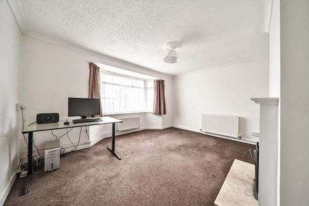 2 bedroom semi-detached bungalow to rent - Photo 2