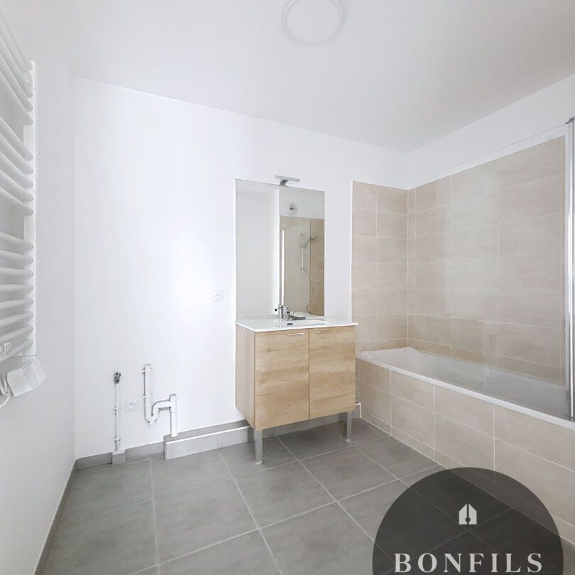 A LOUER AVIGNON EXTRA-MUROS (84000) : T3 avec terrasse et place de parking !, - Photo 1