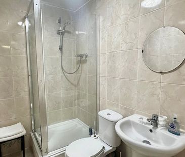 Leeds Road - Photo 1