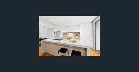 Stunning Family Residence With the Ultimate "Wow" Factor - Photo 4