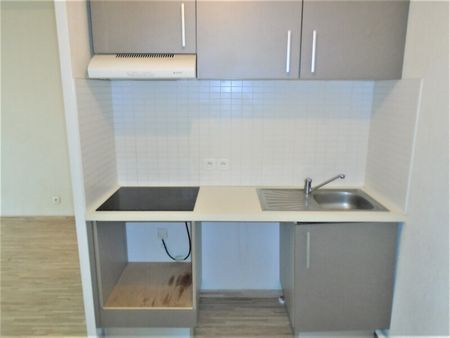 Location Appartement 2 pièces 45m² BORDEAUX 33100 - Photo 2