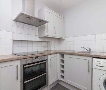 1/3, 76 Thornwood Avenue - Photo 5