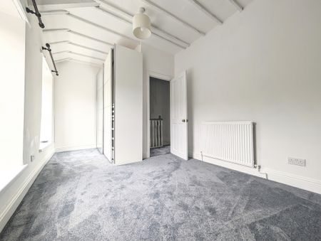 St. Illtyds Road, Pontypridd, Upper Church Village - Photo 2