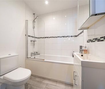 2 bedroom flat to rent - Photo 6