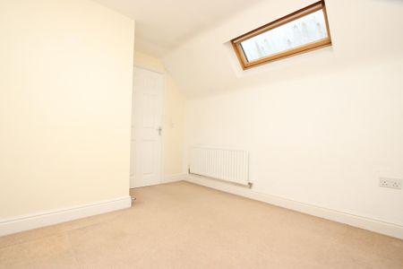 Burdock Way, Desborough, NN14 - Photo 3