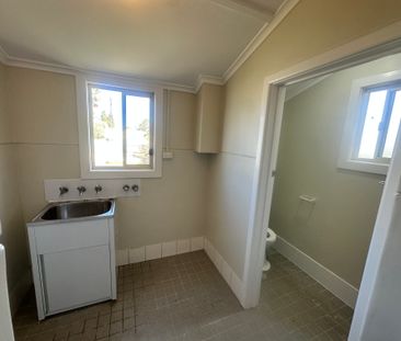 To register & apply for this property, please use this link: https:... - Photo 2