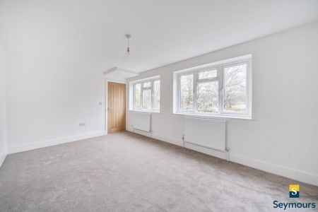 The Green, Ripley, Surrey, GU23 - Photo 5