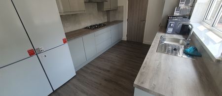 2 Strathnairn Street, Roath, Cardiff, CF24 3JN - Photo 4