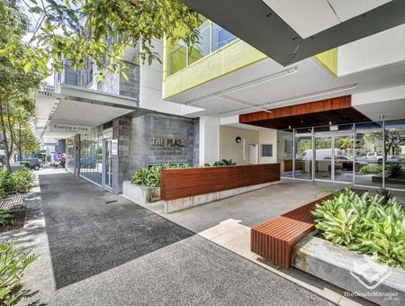 Live in Style at the Heart of West End â Exclusive Rental Offer! - Photo 3