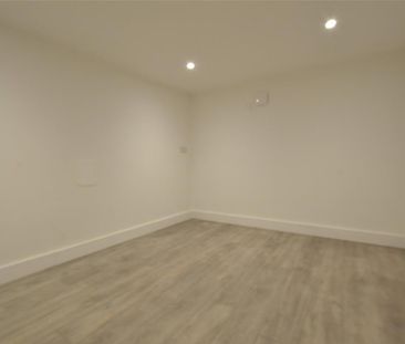 4 bedroom end of terrace house to rent - Photo 3
