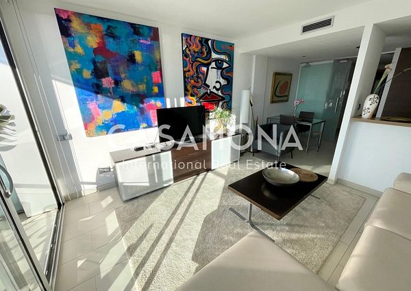 Amazing 1 Bedroom Penthouse with Views of Barcelona