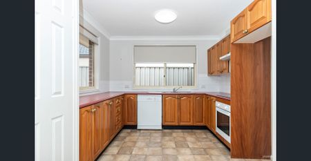 AIR-CONDITIONED LAKESIDE LIVING IN WARNERS BAY - Photo 5