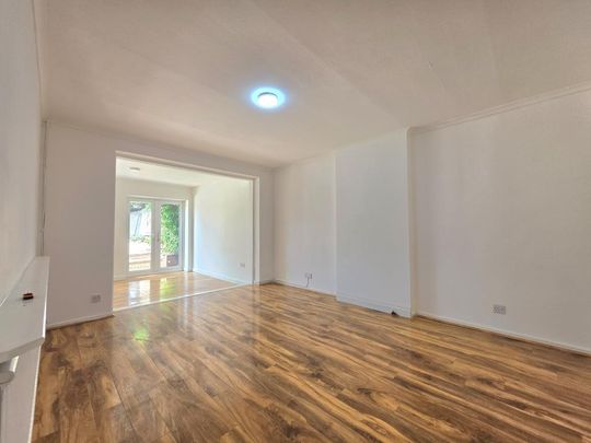 2 bedroom bungalow to rent - Photo 1