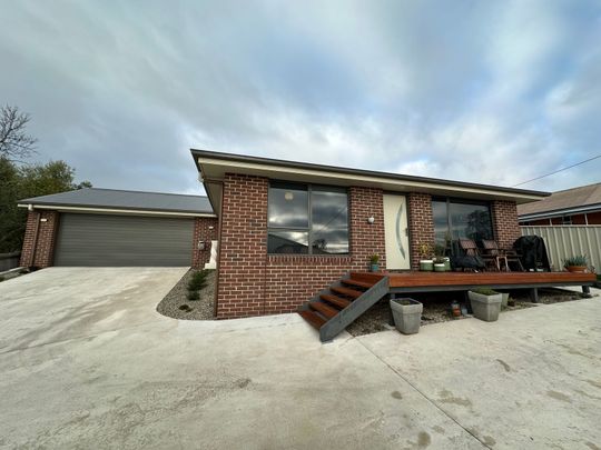 Modern Living - Photo 1