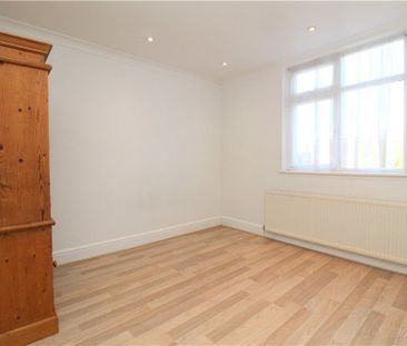 Church Road, Northolt, UB5 5AP - Photo 6