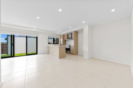 Brand New, Modern & Stylish Townhouse in the Most Convenient Location! - Photo 5