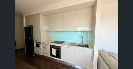 Neat & Convenient 1-Bedroom Unit in Belmont - Photo 4