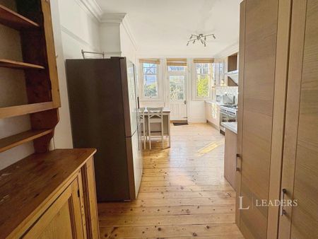 4 bedroom house to rent - Photo 2