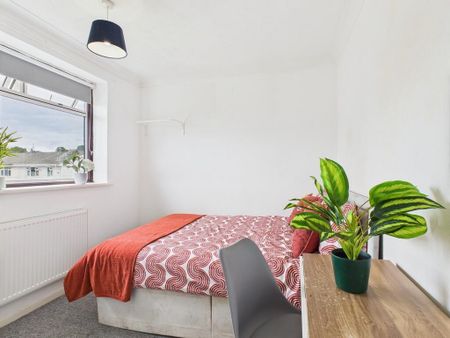 5 bedroom semi-detached house to rent - Photo 4