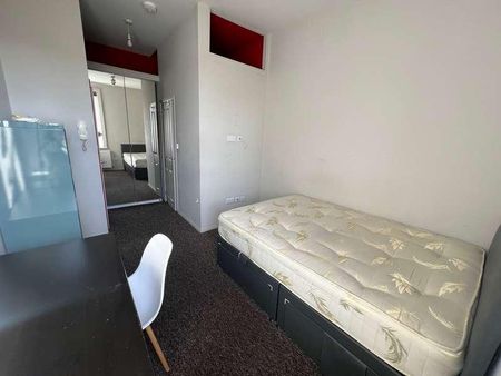 Furzedown Road, SO17 - Photo 3