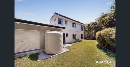 Spacious Family Home in a Prime Cleveland Location! - Photo 3