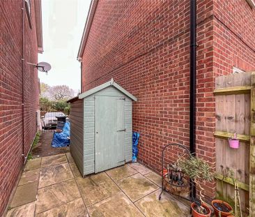 2 bedroom semi-detached house to rent - Photo 3