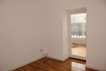 2 bedroom barn conversion to rent - Photo 3