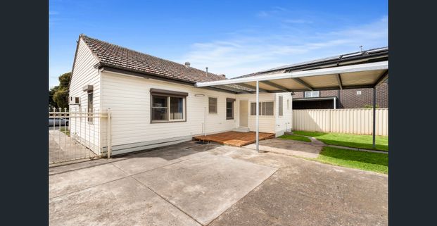 Freshly Updated 3-Bedroom Home in Prime Springvale Location - Photo 1