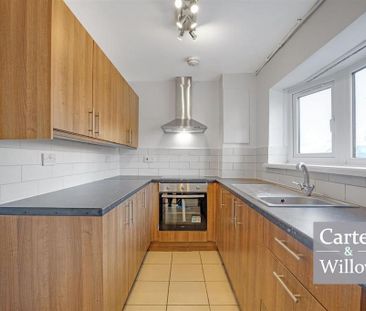 3 bedroom terraced house to rent - Photo 5