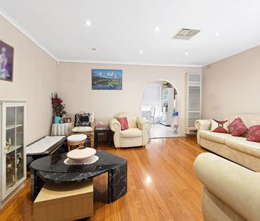24 Sandra Street, Kings Park VIC 3021 - House For Rent | Domain - Photo 6