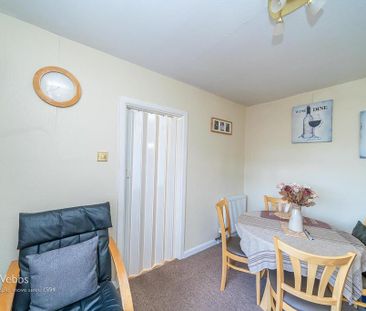 3 bedroom semi-detached house to rent - Photo 3