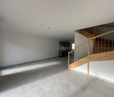 Location Appartement 4 pièces 80m² VILLENEUVE TOLOSANE 31270 - Photo 3